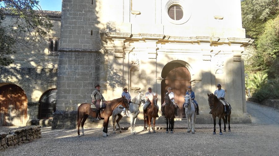 File:Convento de Caño Santos en Alcala del Valle, Septiembre 2016.jpg