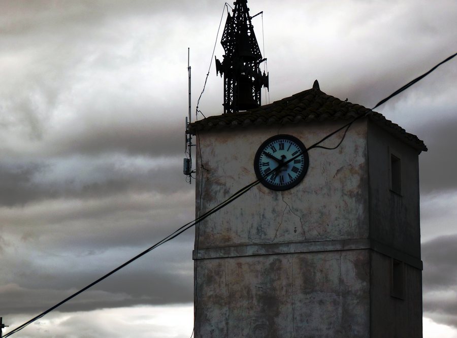 File:Reloj pozo alcon.jpg