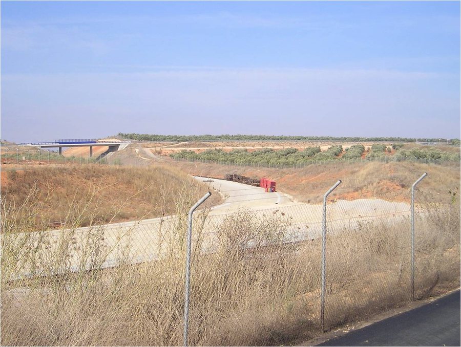 File:Vista general de la Cañada Real de Sierra de Yeguas a Antequera. - panoramio.jpg