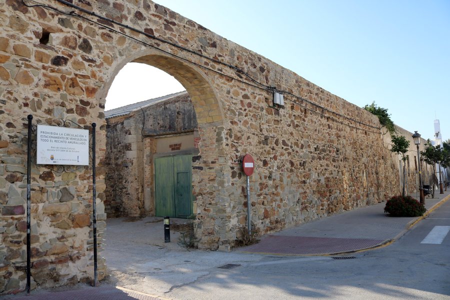 File:Castillo - Zahara de los Atunes - 01.jpg