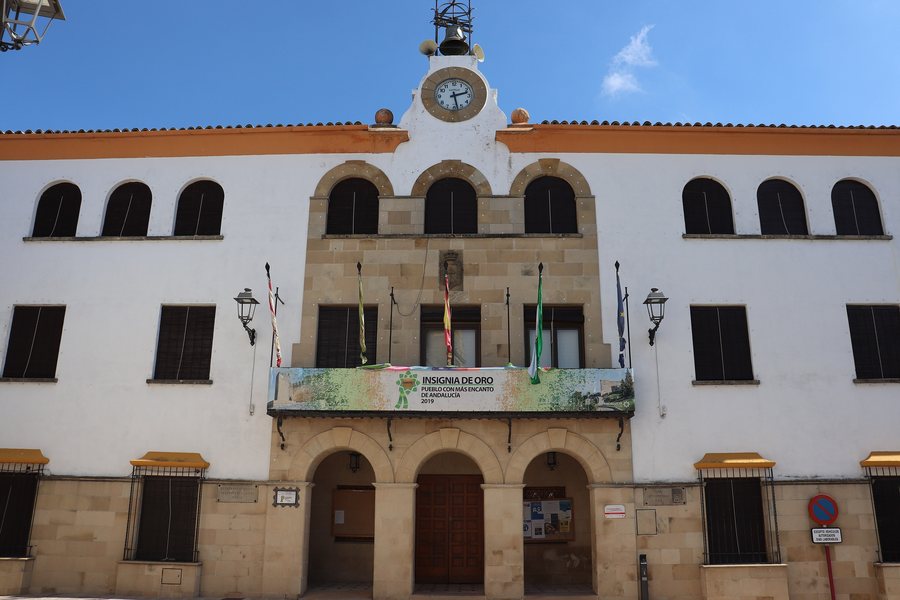 File:Ayuntamiento de Sabiote 2021.jpg