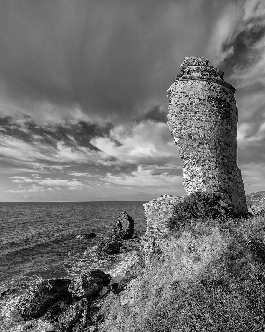 File:Torre Del Rio De La Miel (39637193873).jpg