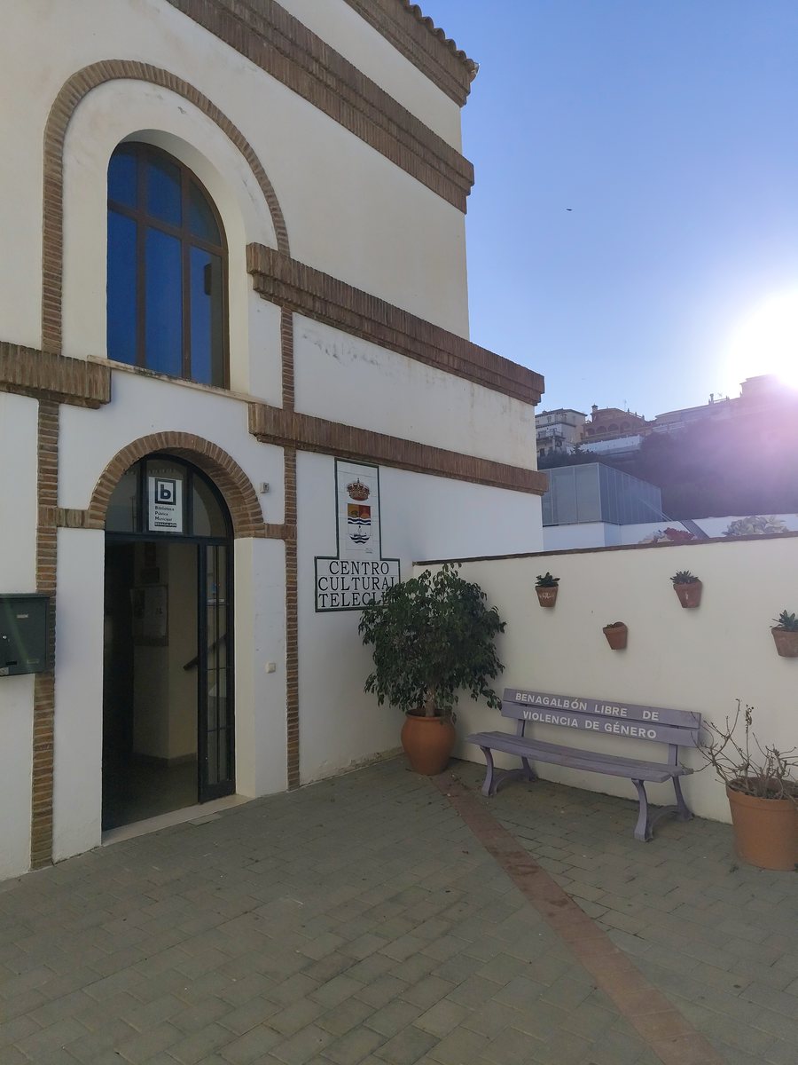 File:Biblioteca Pública Municipal de Benagalbón.jpg