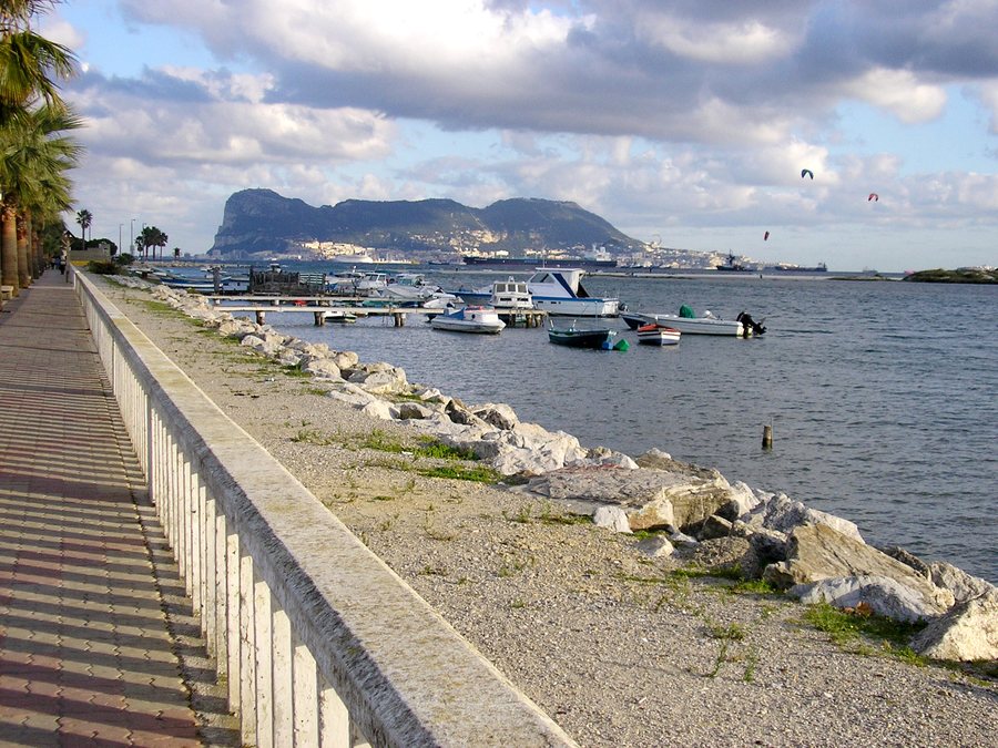 File:Desembocadura palmones.jpg